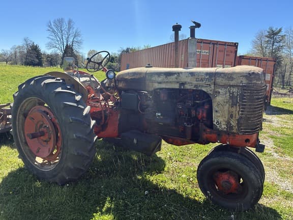 Image of J.I. Case 401 equipment image 2