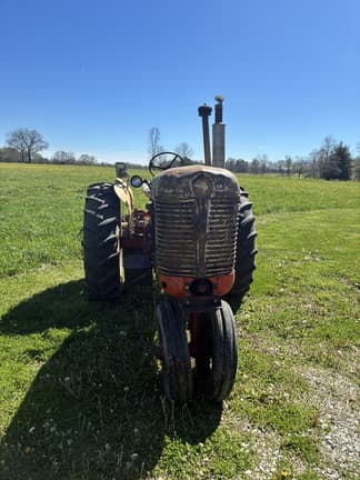 Image of J.I. Case 401 equipment image 1