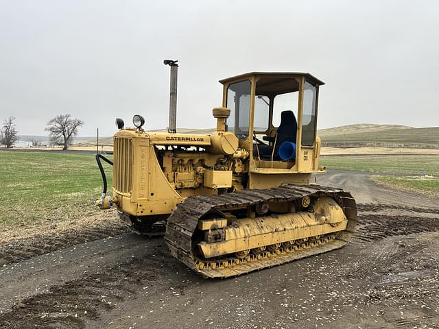 Image of Caterpillar D6 equipment image 1