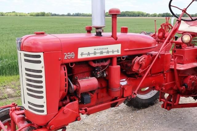 Image of Farmall 230 equipment image 2