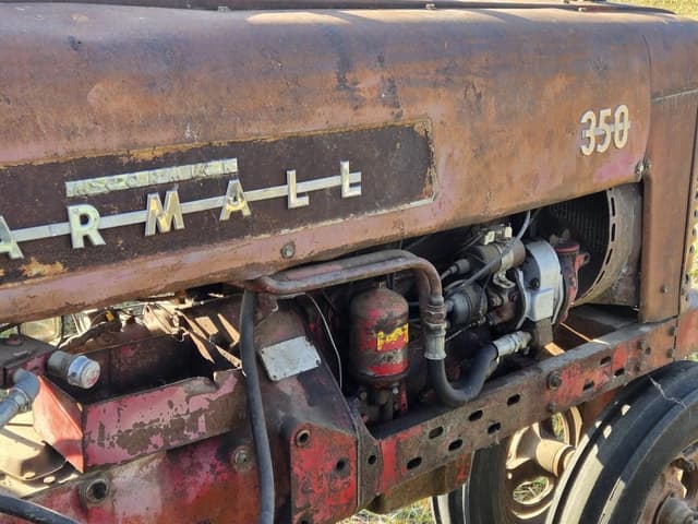 Image of Farmall 350 equipment image 4