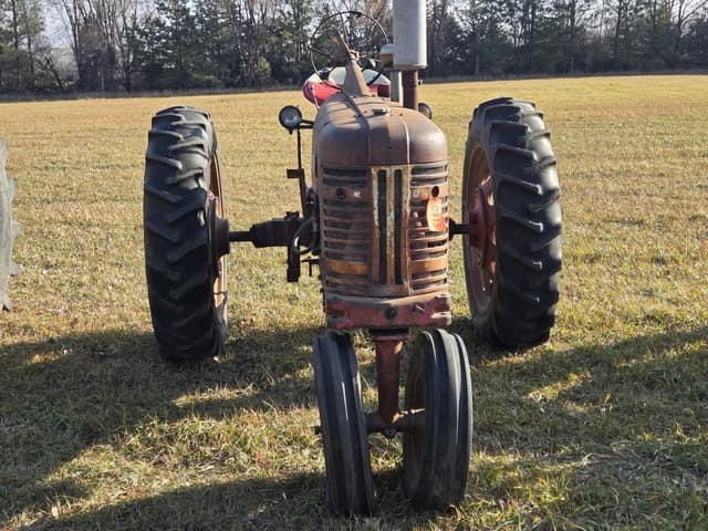 Image of Farmall 350 equipment image 1