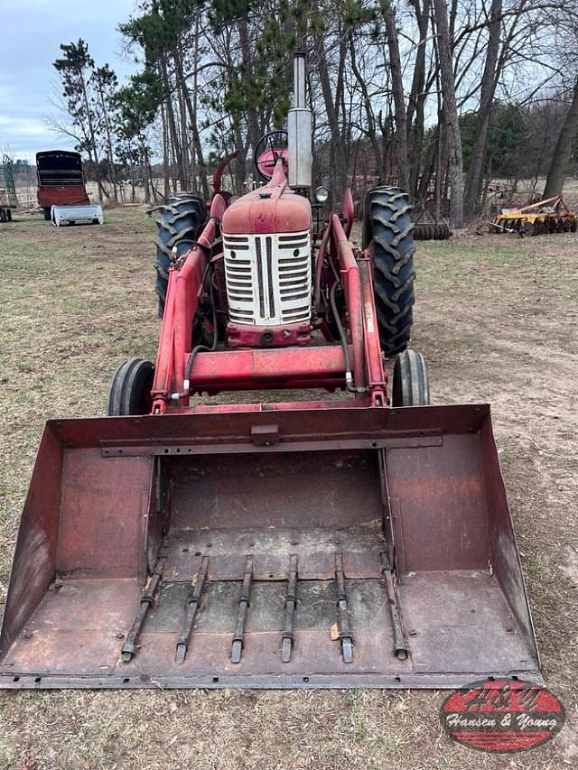 Image of Farmall 350 equipment image 2