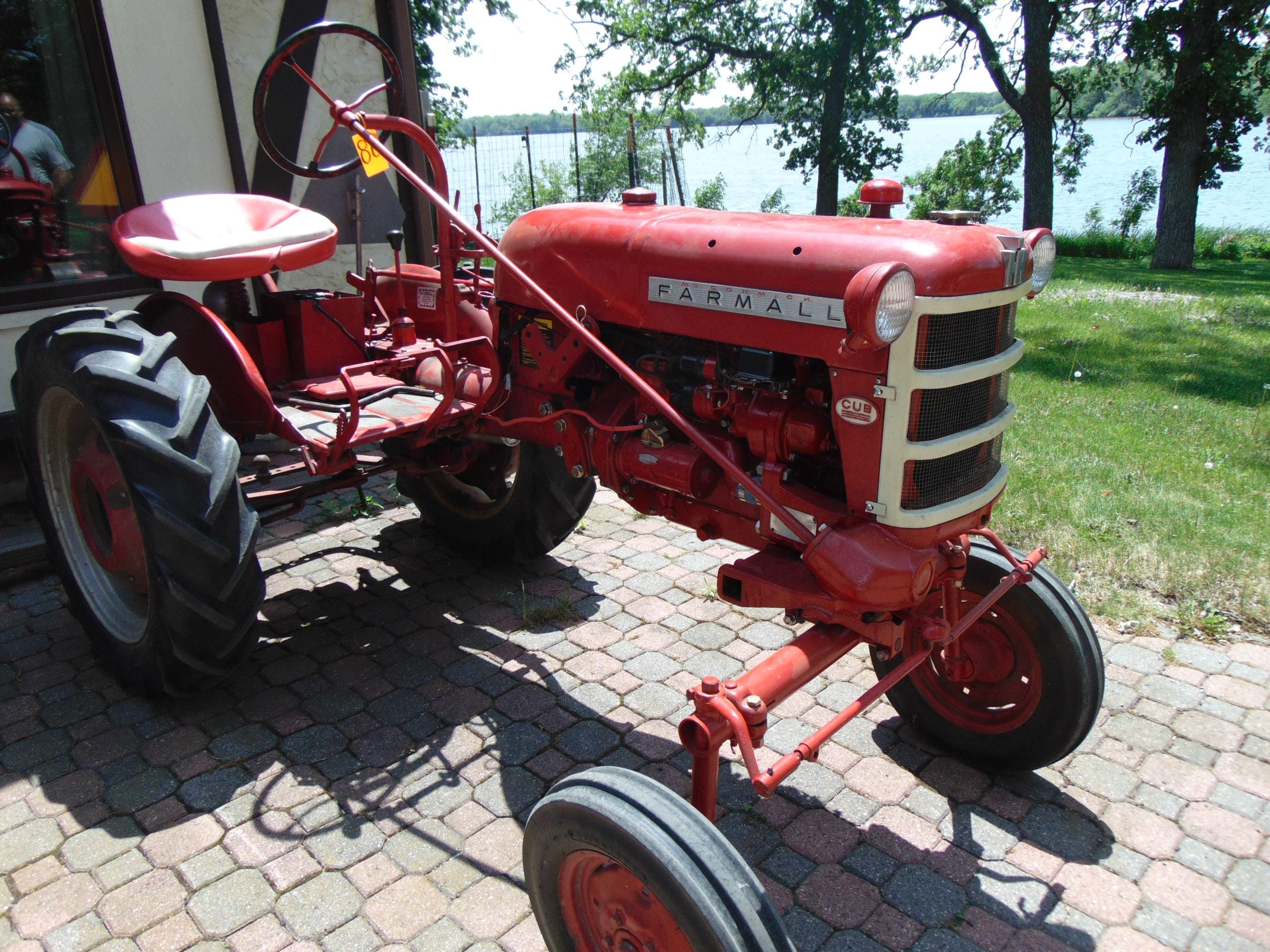 Main image Farmall Cub