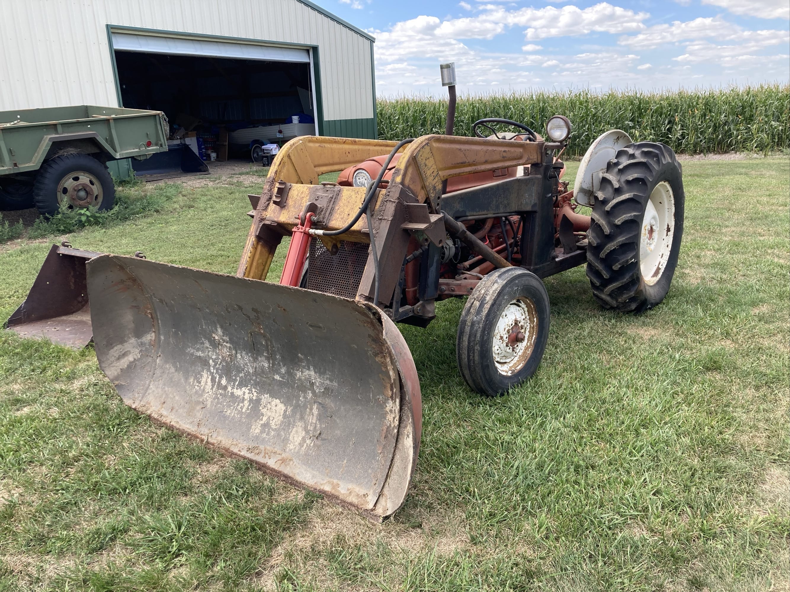 1958 Ford 641 Equipment Image0