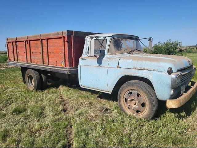 Image of Ford F-600 equipment image 1