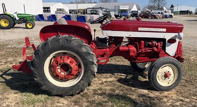 Image of International Harvester 240 equipment image 2