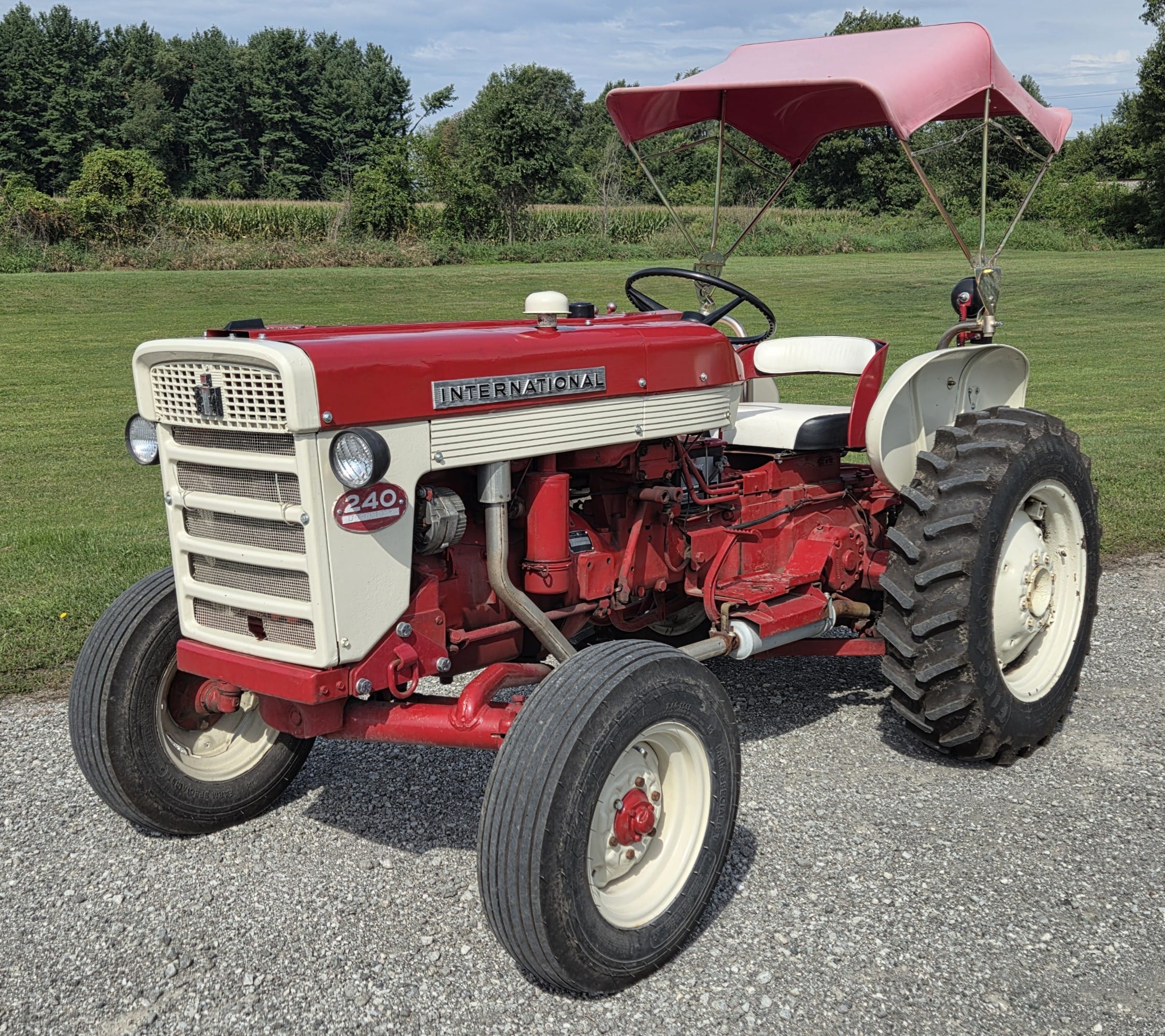 1958 International Harvester 240 Equipment Image0