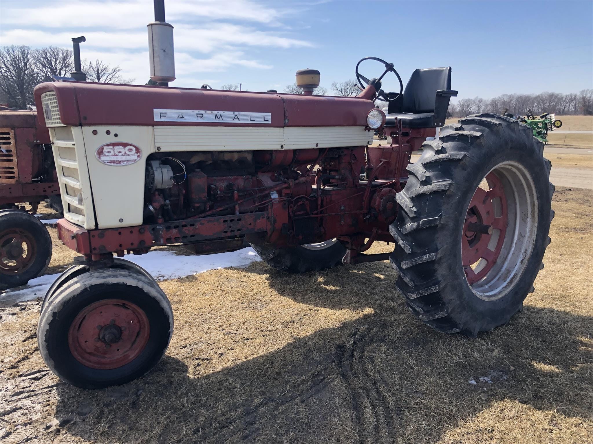 Main image International Harvester 560