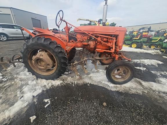 Image of International Harvester 130 equipment image 4