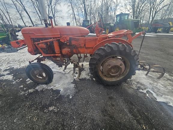 Image of International Harvester 130 equipment image 2