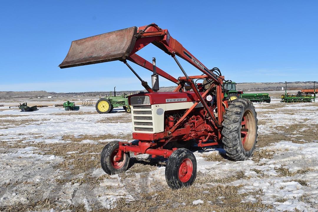 Image of International Harvester 560 Primary image