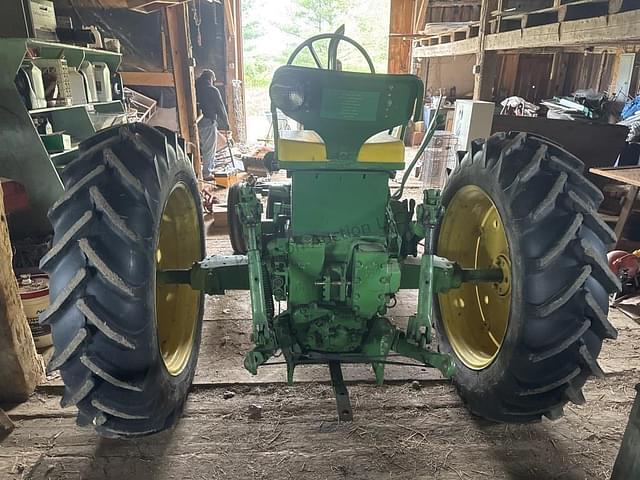 Image of John Deere 520 equipment image 3