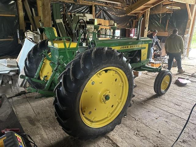 Image of John Deere 520 equipment image 2