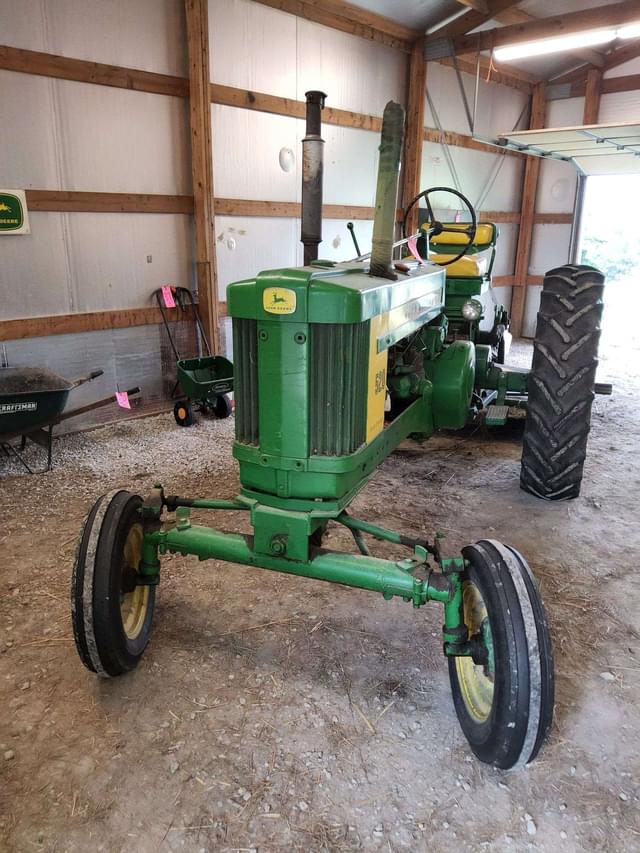 Image of John Deere 520 equipment image 1