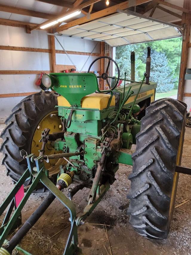 Image of John Deere 520 equipment image 4