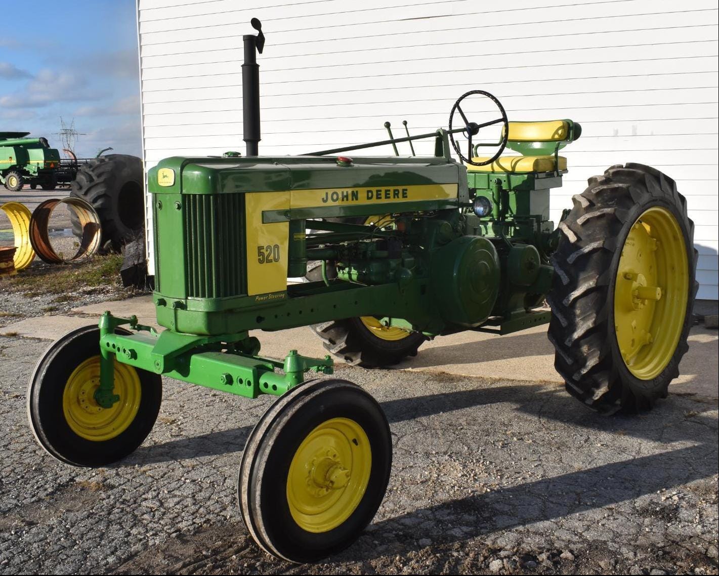 Main image John Deere 520