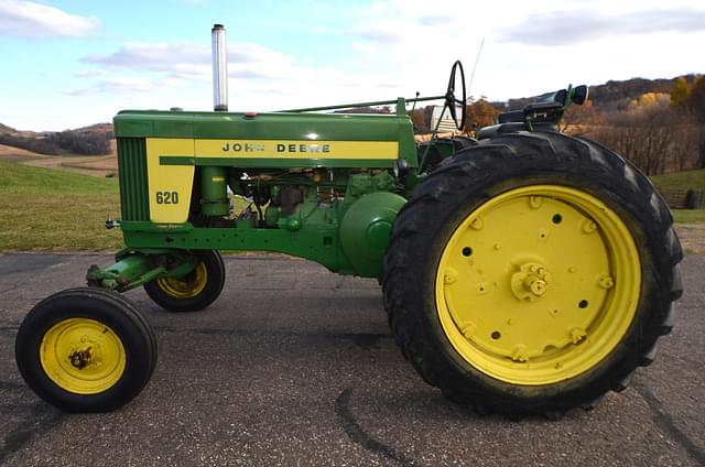 Image of John Deere 620 equipment image 2