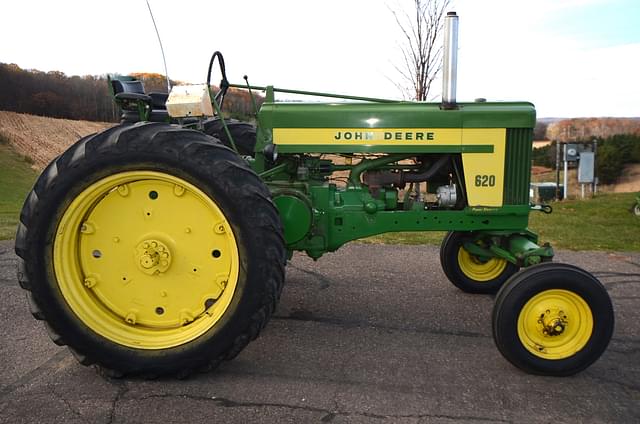 Image of John Deere 620 equipment image 1