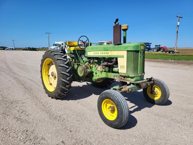 Image of John Deere 620 equipment image 1