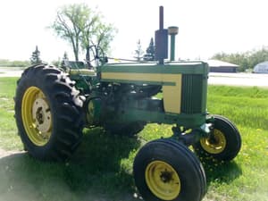 1958 John Deere 720 Image