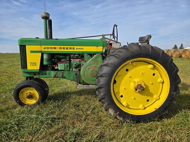 Image of John Deere 720 equipment image 3