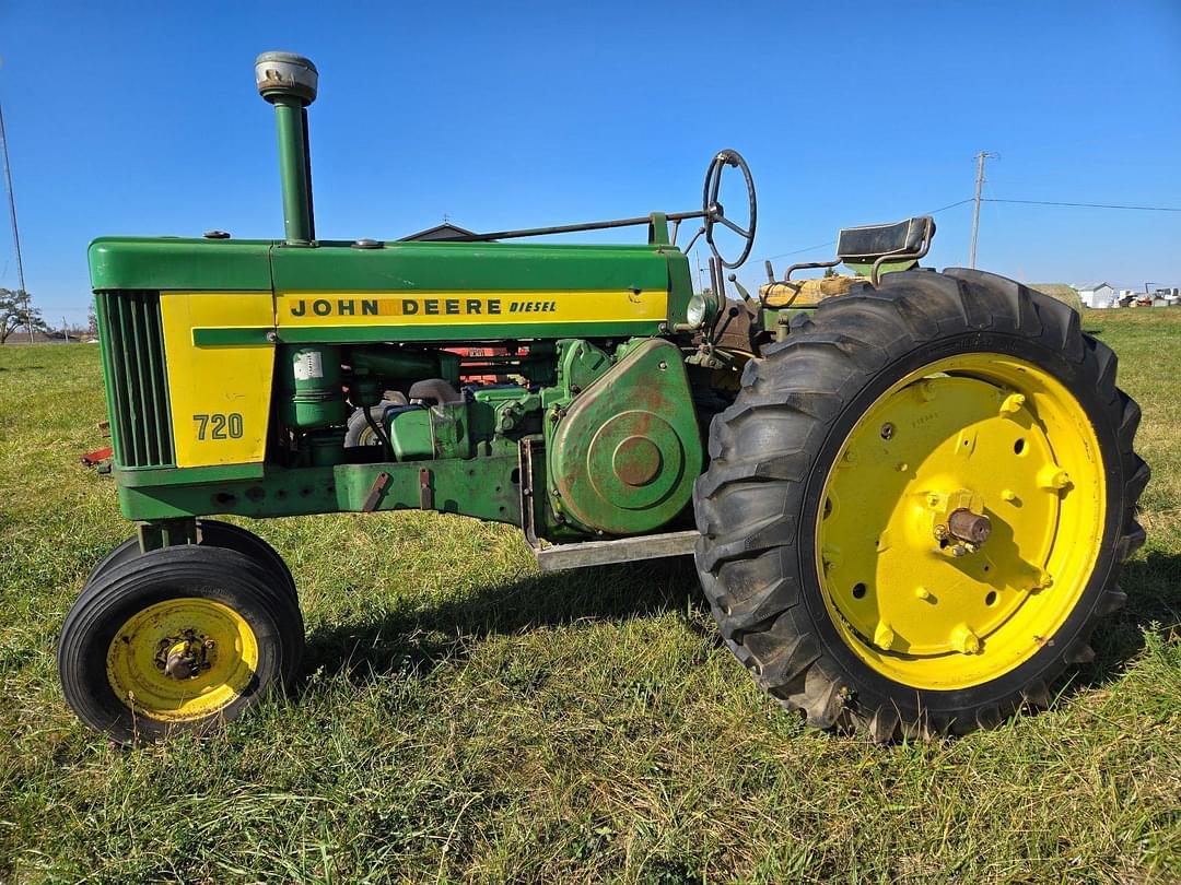 Image of John Deere 720 Primary image