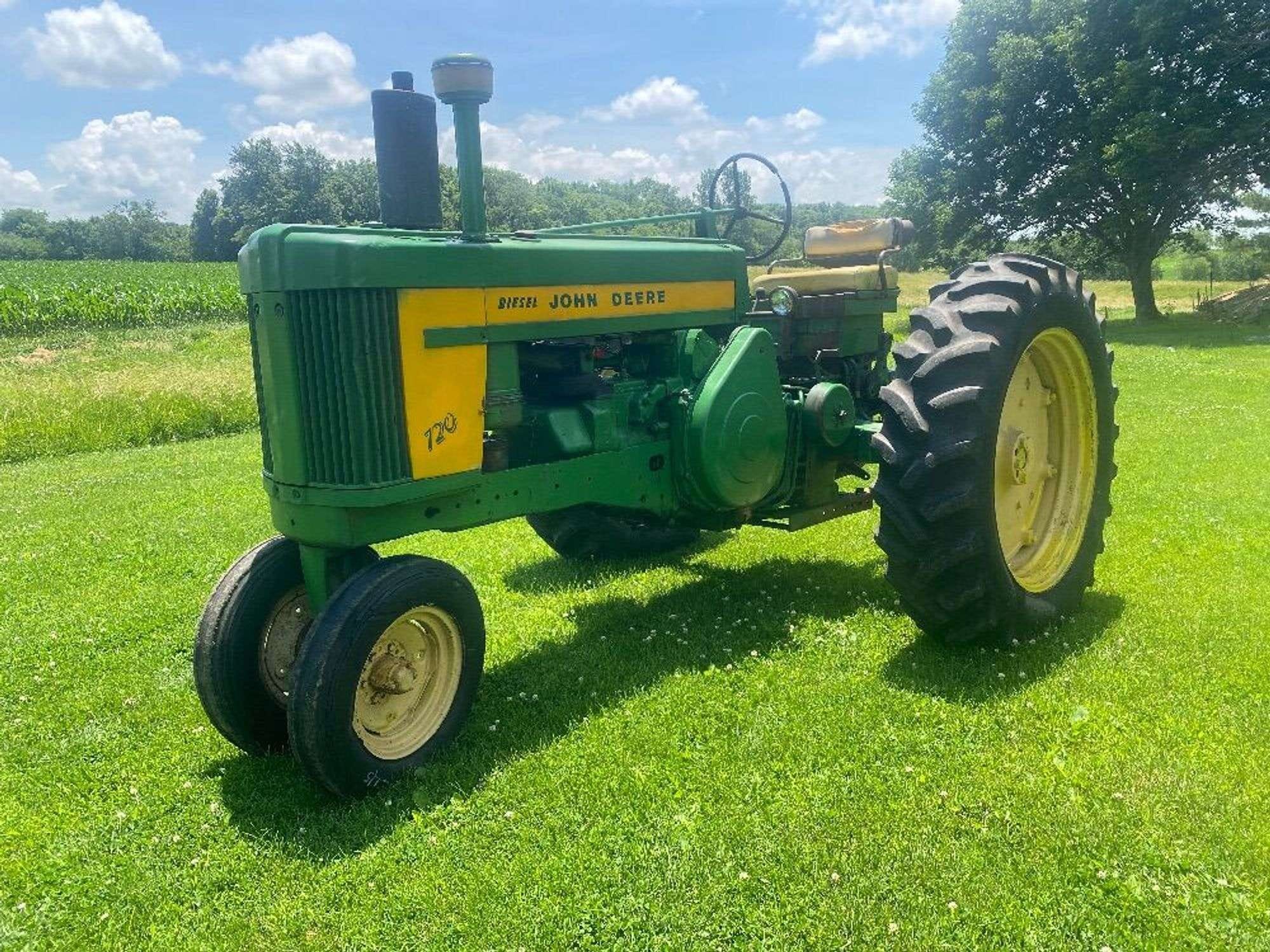 1958 John Deere 720 Equipment Image0