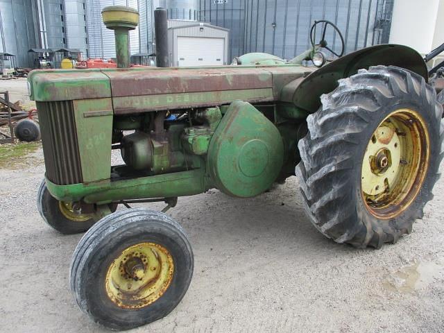 Image of John Deere 820 equipment image 1