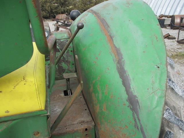 Main image John Deere 820 11