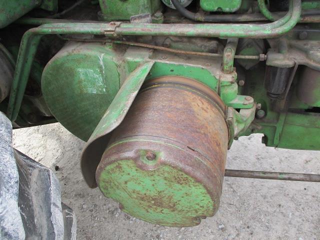 Main image John Deere 820 19
