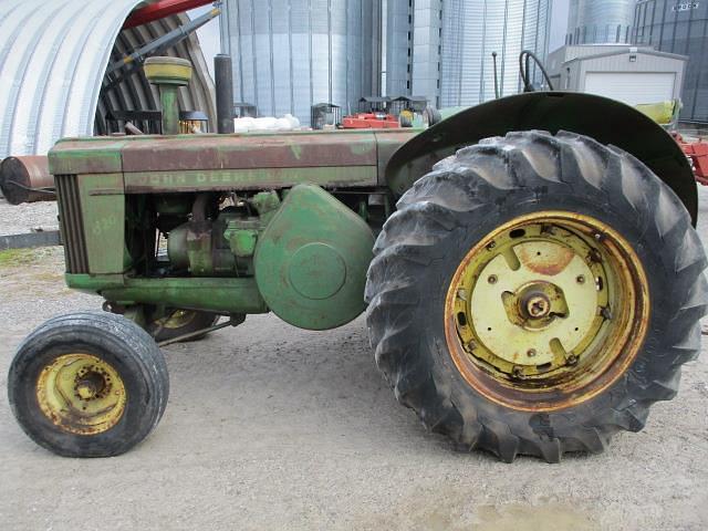 Thumbnail image John Deere 820 3