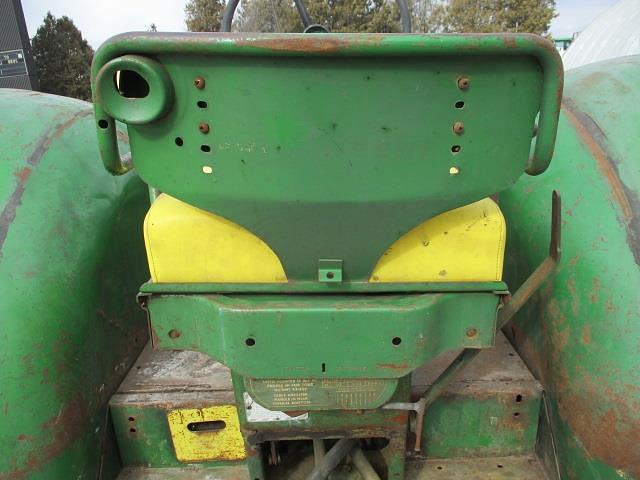 Thumbnail image John Deere 820 8