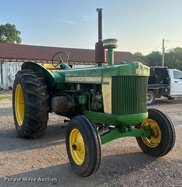 Image of John Deere 820 equipment image 2