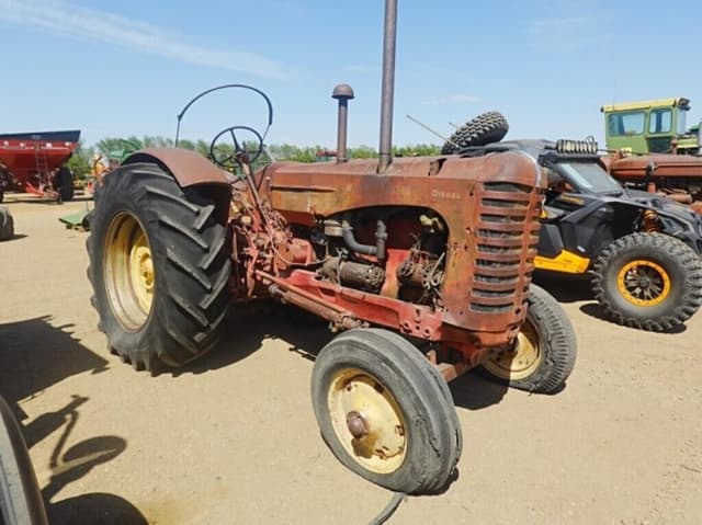 Image of Massey-Harris 555 equipment image 2