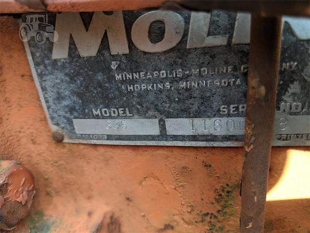 Image of Minneapolis-Moline 335 equipment image 4