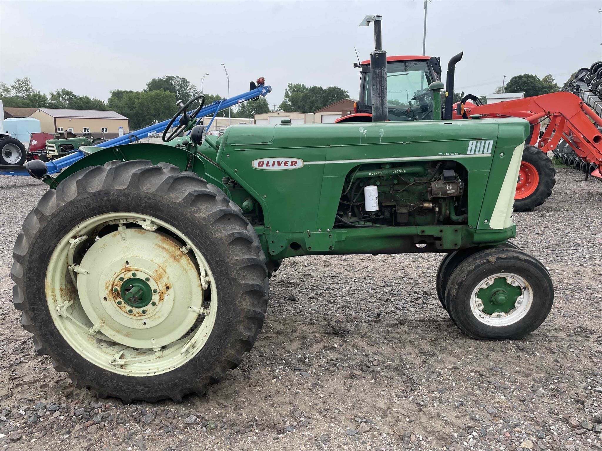 Main image Oliver 880