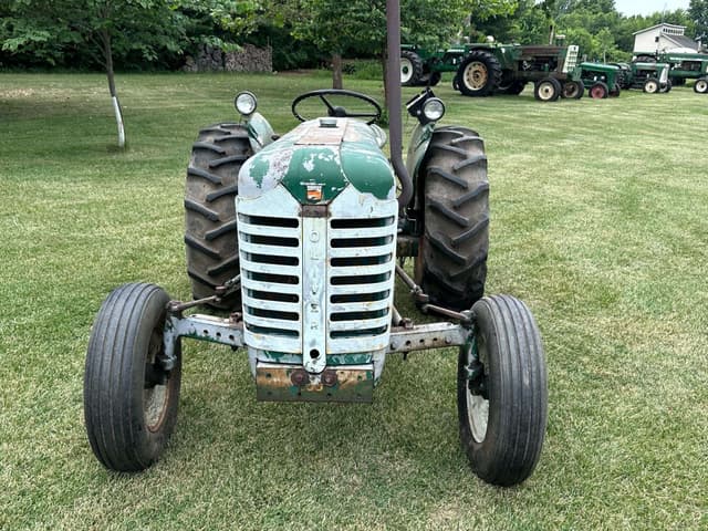 Image of Oliver Super 55 equipment image 2