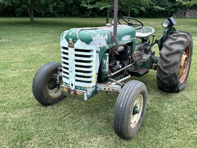 Image of Oliver Super 55 equipment image 1