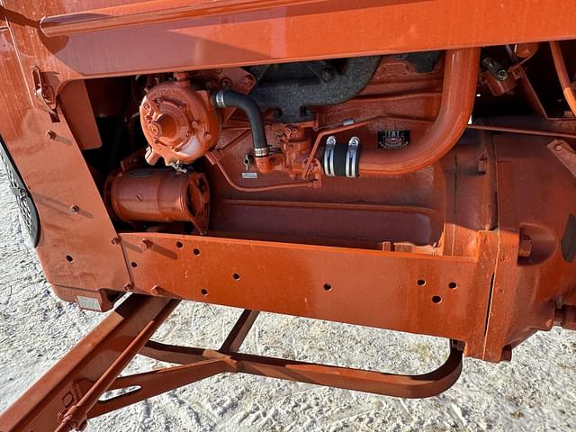 Image of Allis Chalmers D17 equipment image 3