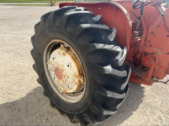 Image of Allis Chalmers D17 equipment image 4