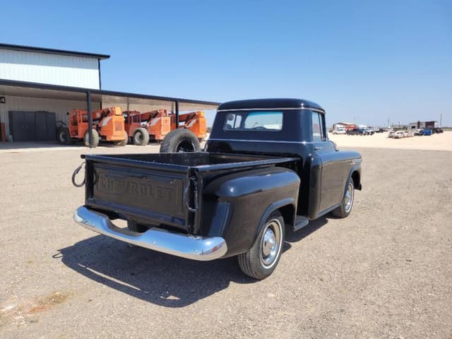 Image of Chevrolet Apache equipment image 4