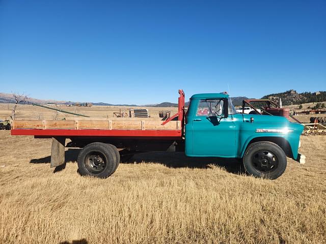 Image of Chevrolet Viking 60 equipment image 1