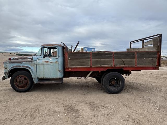 Image of Dodge 500 equipment image 1