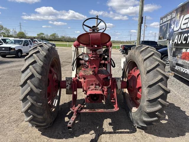 Image of Farmall 460 equipment image 2