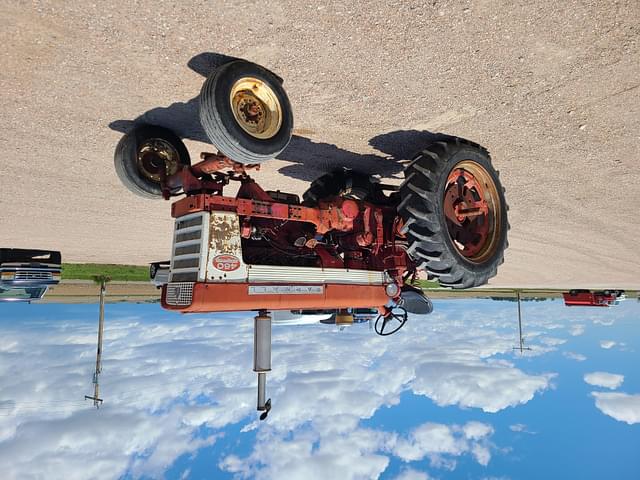 Image of Farmall 460 equipment image 1