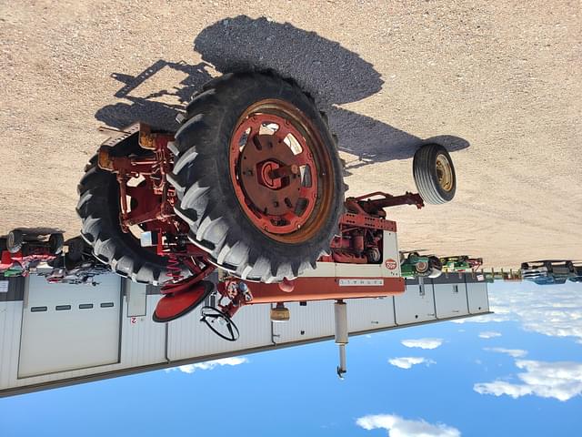 Image of Farmall 460 equipment image 3