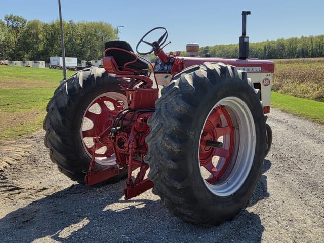 Image of Farmall 560  equipment image 4