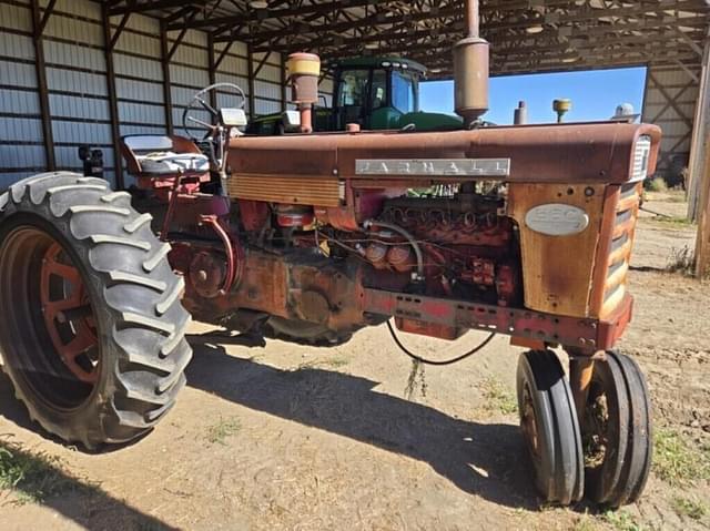 Image of Farmall 560  equipment image 1