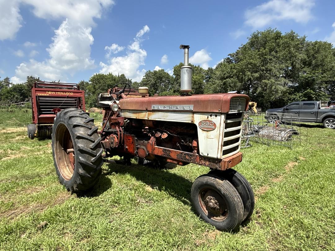 Image of Farmall 560  Primary image